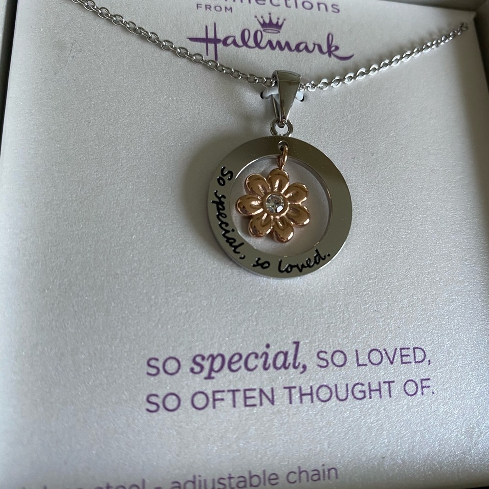 So Special So Loved Flower Necklace